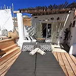 Sea Side & Aparthotel