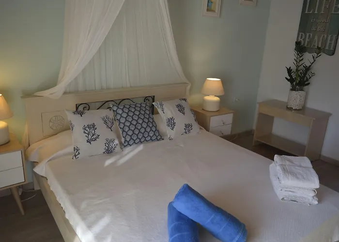 Sea Side Studios&houses Apartahotel