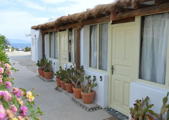 Sea Side & Apartmanhotel 2*